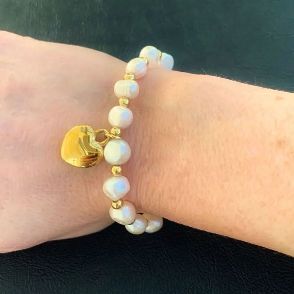 Genuine Baroque Pearl Bracelet with Goldrn Heart Charm - for Friend, Bridesmaid